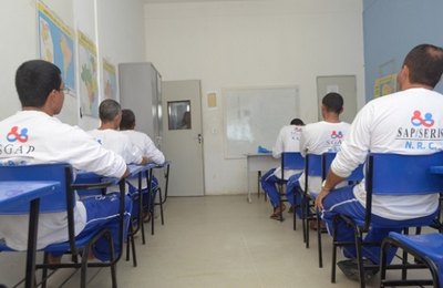 Alagoas supera crise penitenciária promovendo a educação dos internos
