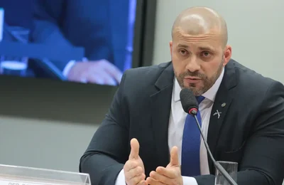 Moraes autoriza Daniel Silveira a fazer tratamento fora da prisão