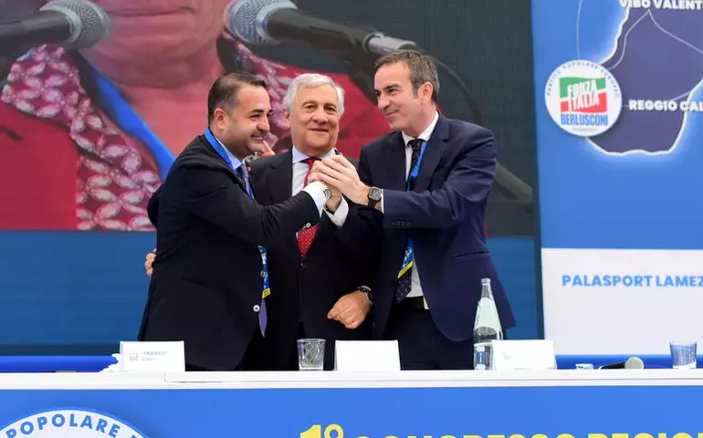 Centro-direita mantém Veneza e conquista vitória histórica em Reggio Calabria