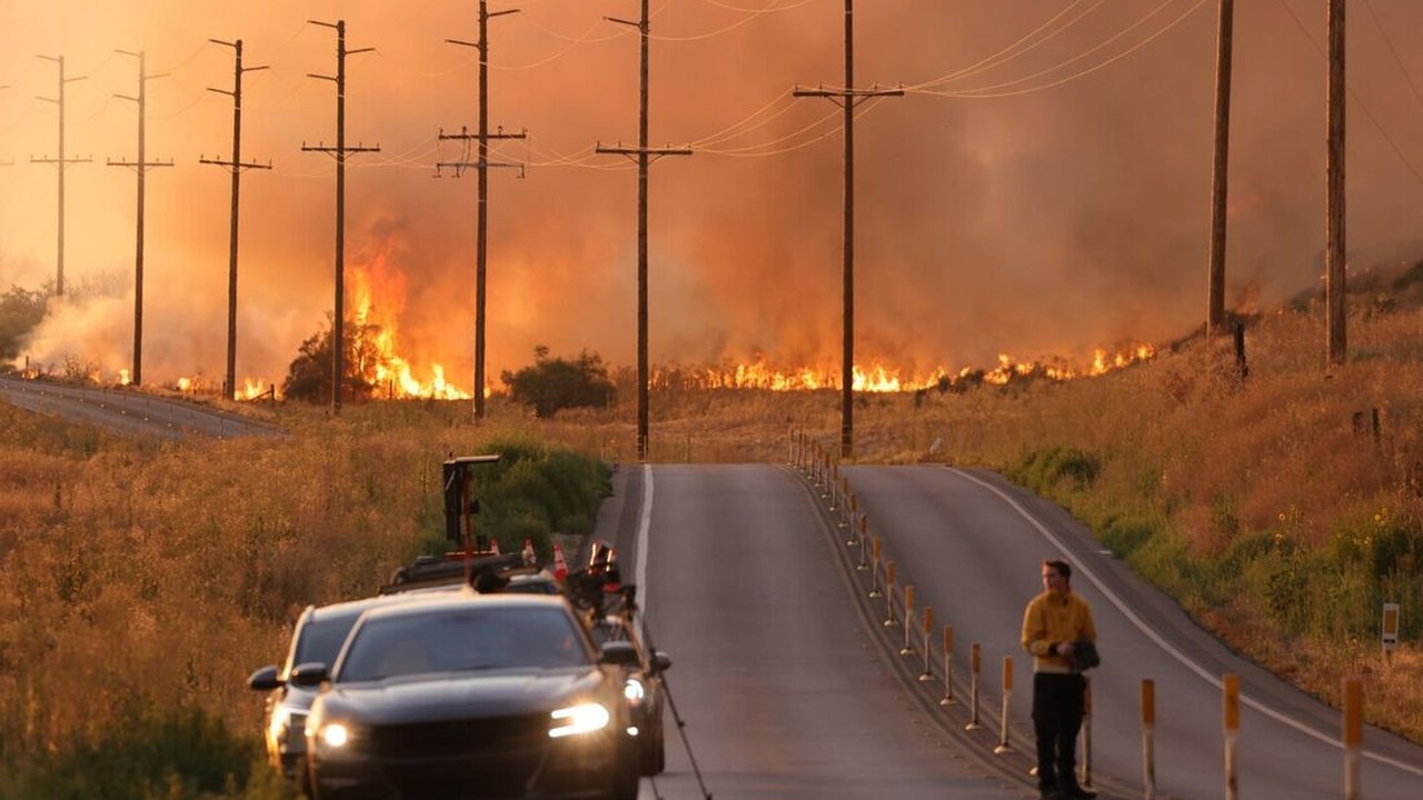 EUA enfrentam caos no clima. Calor extremo afeta o Leste. Já o Meio-Oeste sofre inundações