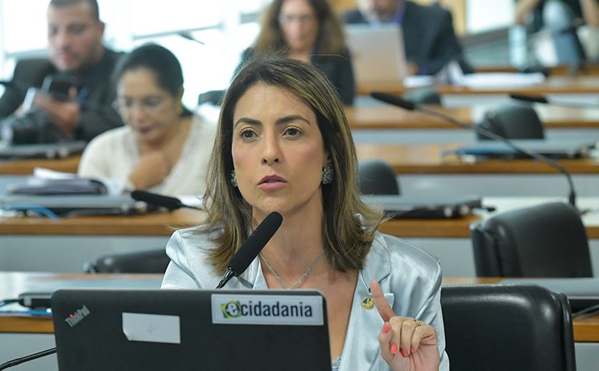 Projeto que inclui abordagem feminina em currículo escolar vai à CE