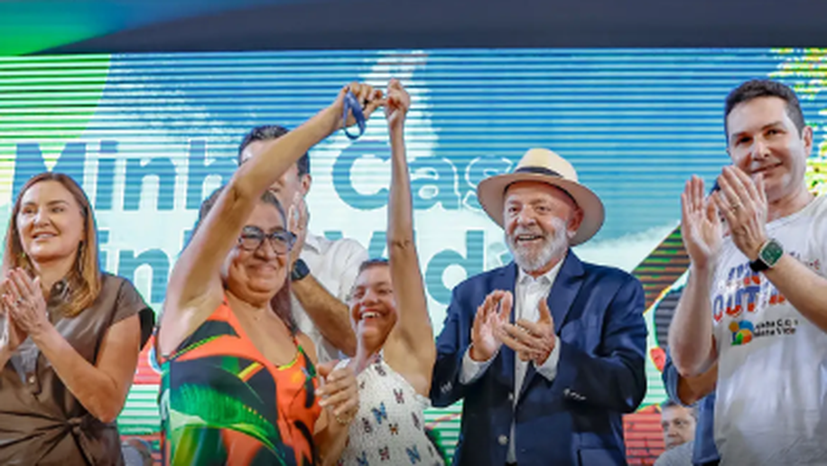 Lula entrega conjunto residencial com mais de mil moradias em Belém