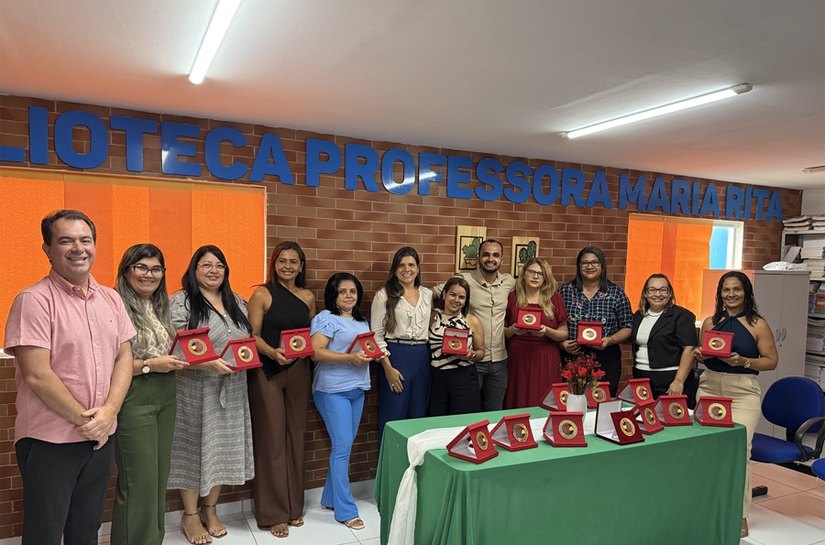 Prefeita Marcela Gomes prestigia premiação de professores de Novo Lino por avanços na Avaliação de Fluência