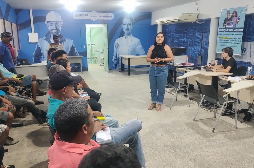 Usuários do Centro Pop participam de seleção para vagas de empregos
