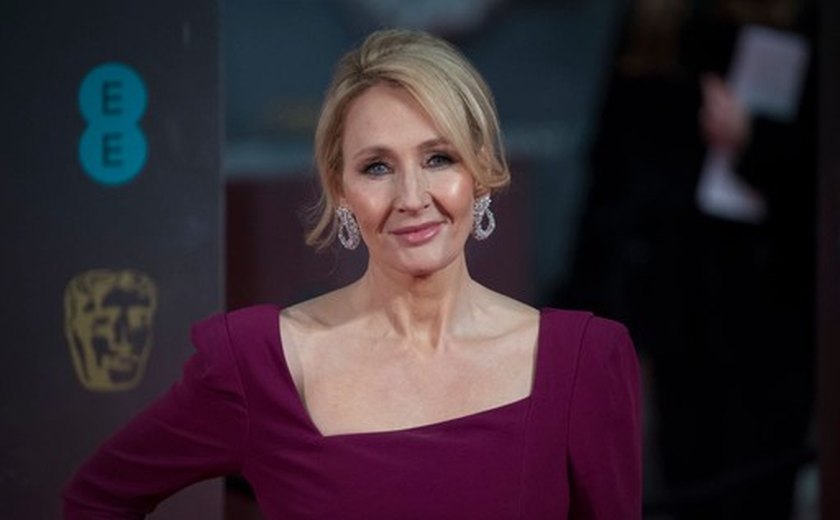 J. K. Rowling doa R$ 6,8 milhões para auxiliar instituições durante pandemia