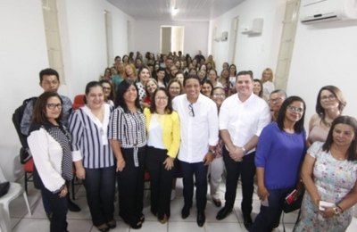 Prefeitura de Palmeira recebe escolas de Coruripe para troca de experiências