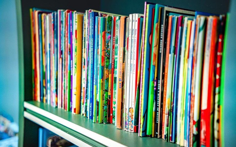 ONG realiza campanha de captação de recursos para sua biblioteca social
