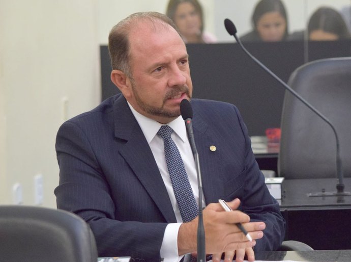 Projeto de Albuquerque cria serviço “SOS Maus Tratos Contra Idosos” em AL