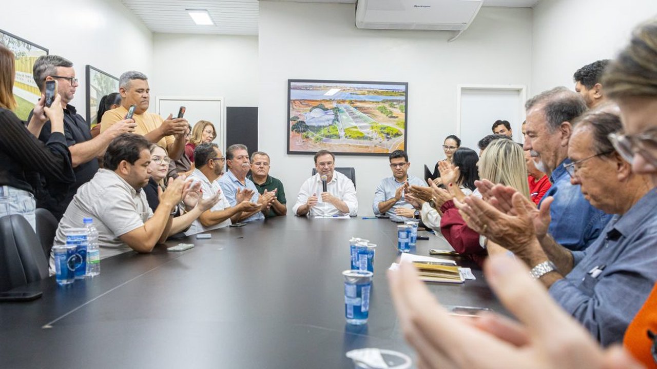 Prefeito Luciano autoriza pavimentação de mais de 5 km entre Canaã e Tabela