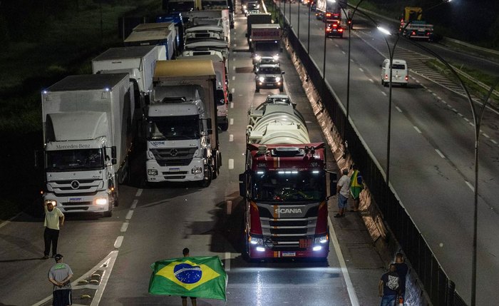 Manifestações nas rodovias estão colocando em risco o transporte de combustível