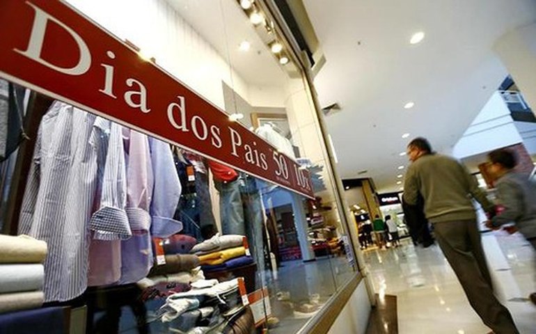 Dia dos Pais não anima varejo e só 19% dos empresários estão otimistas com vendas