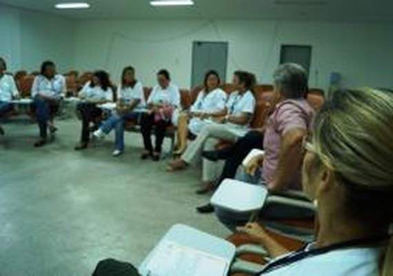 Roda de Conversa reúne profissionais para discutir humanização hospitalar