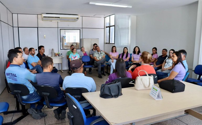 Casal promove palestra sobre Agosto Lilás para colaboradores de Arapiraca