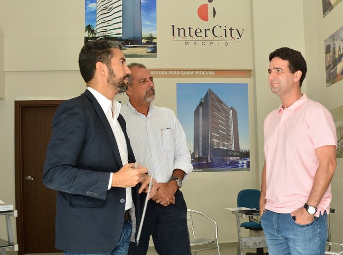 Secretário da Sedetur visita canteiro de obras do novo hotel de Maceió