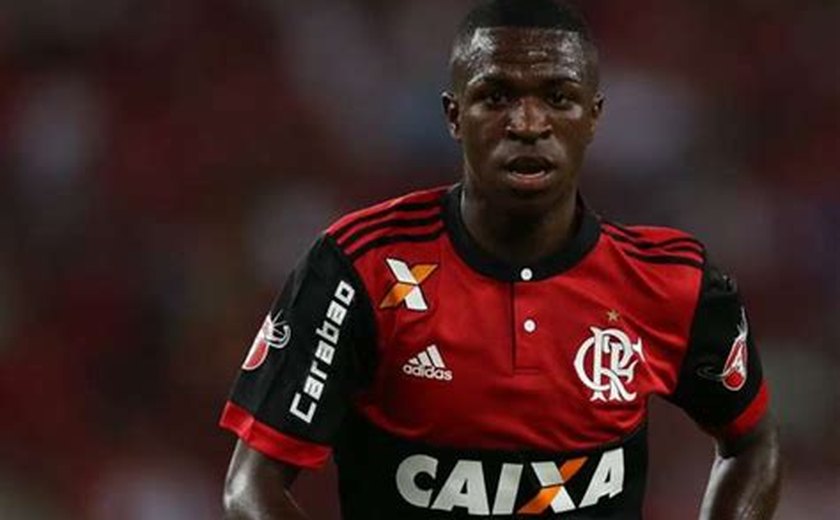 Vinicius Junior dá &#8216;até breve&#8217; para torcida do Flamengo e diz que volta no futuro