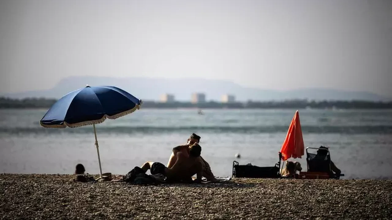 Paris proíbe provisoriamente consumo de bebidas alcóolicas devido a calor