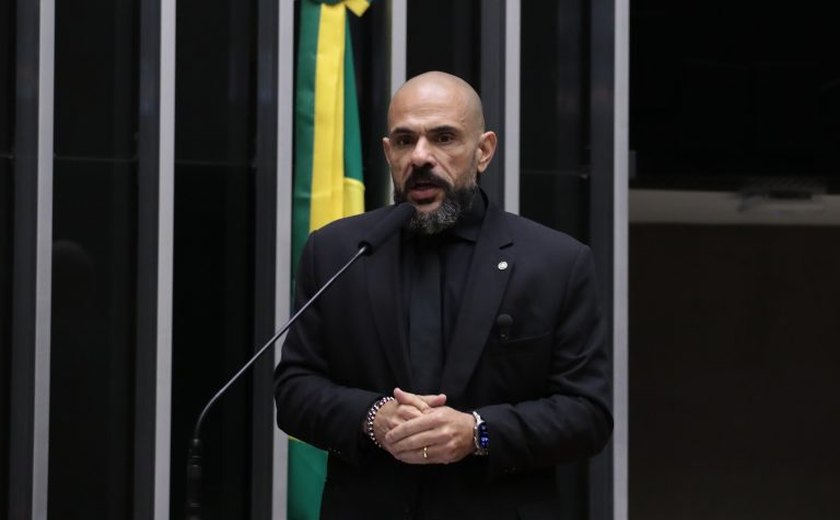 Comissão aprova projeto de anistia a aprovados em concurso dos bombeiros no RJ em 2002