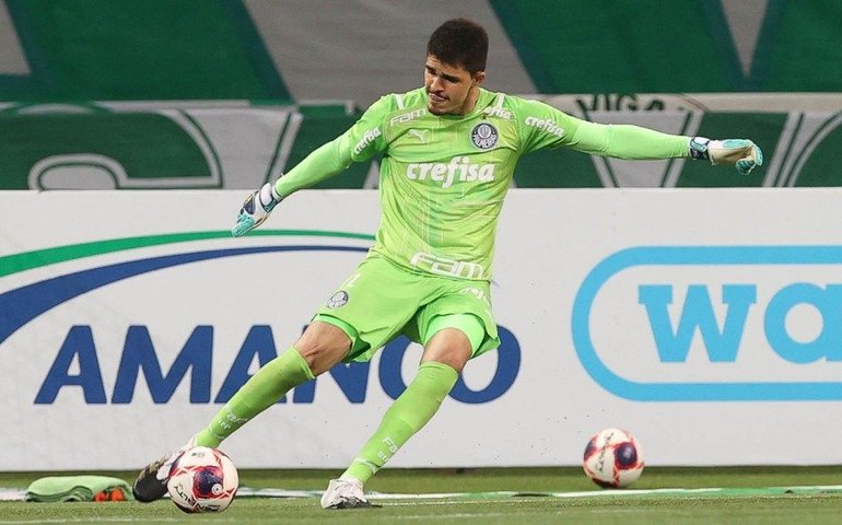 Goleiro reserva do Palmeiras testa positivo para covid-19 na chegada a Abu Dabi