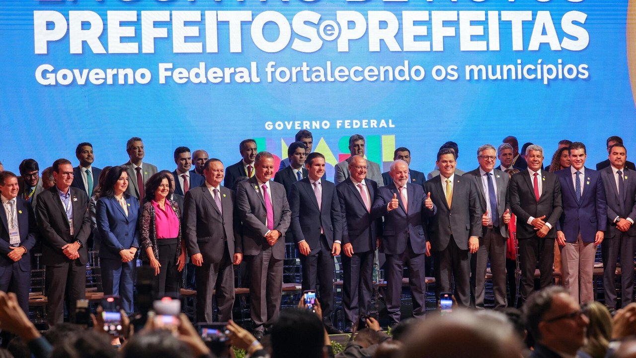 Mirando 2026, Lula faz 'feirão' com prefeitos buscando projeção nos municípios, diz analista [VÍDEO]