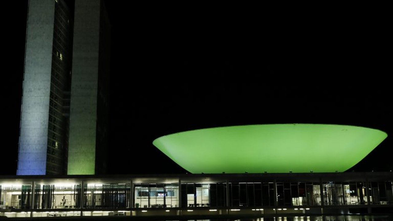 Congresso recebe iluminação verde pela conscientização sobre doações de órgãos e asfixia perinatal