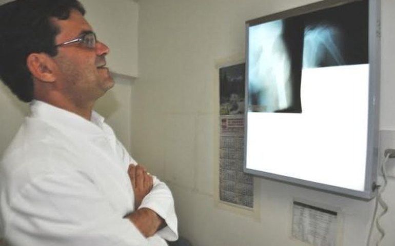 Médico orienta sobre os cuidados para prevenir queda em idosos