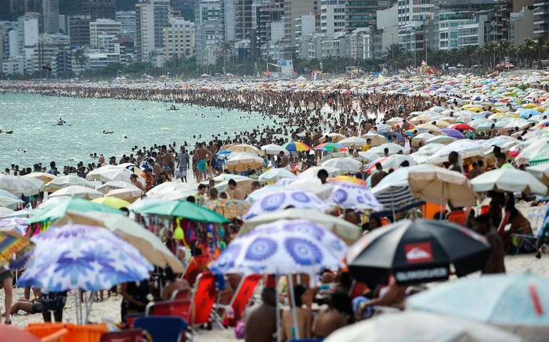 Rio tem calor de 41 graus e pouca umidade relativa do ar