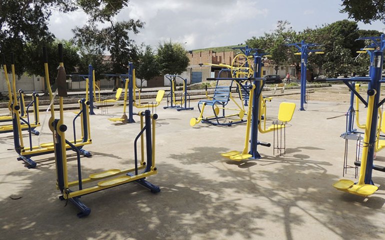 Capela recebe equipamentos para academia da saúde