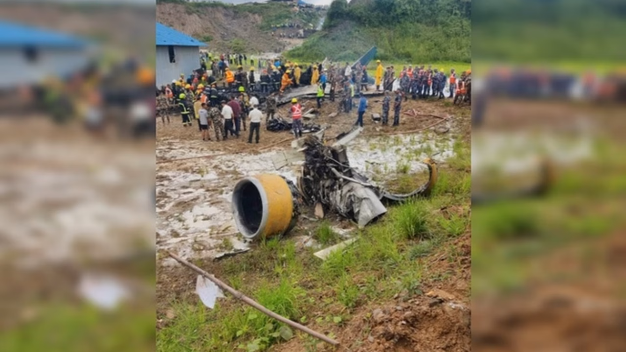 Avião cai momentos após a decolagem e deixa 18 mortos no Nepal