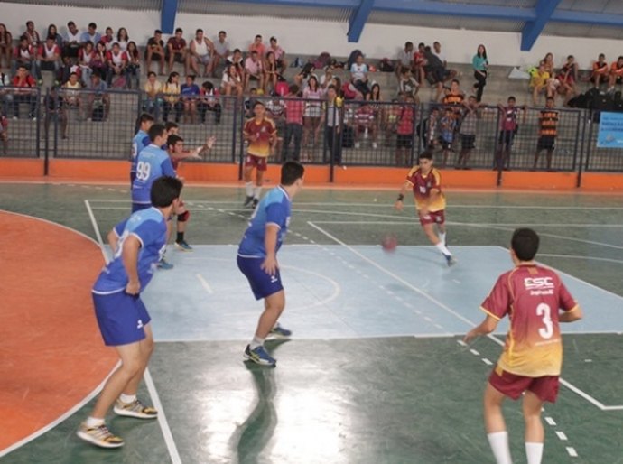 Handebol e badminton definem campeões nos Jogos Estudantis