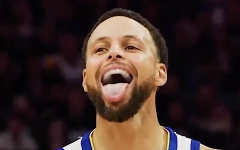 Curry brilha em reencontro com Klay Thompson e Warriors vencem Mavericks na NBA
