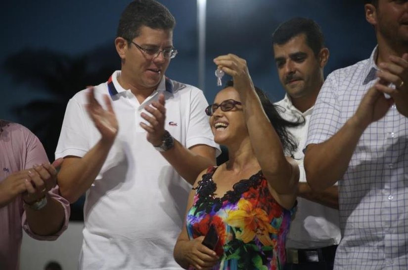 Prefeito Cacau entrega primeira etapa da Vila do Esporte aos moradores da Barra Nova