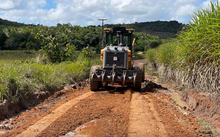 Prefeitura de Penedo regulariza estradas do Assentamento Novo Horizonte e do Marizeiro
