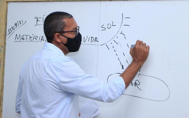 Seduc anuncia prorrogação do prazos para provas de títulos do concurso da educação