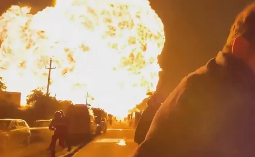 Vídeo mostra momento em que explosão ocorre em estação de petróleo na Romênia; assista