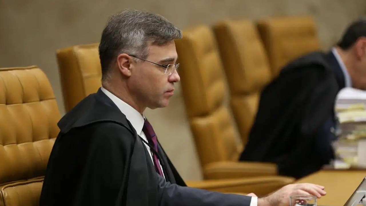 Defesa de Flávio Bolsonaro tentou levar caso Dark Horse para Mendonça