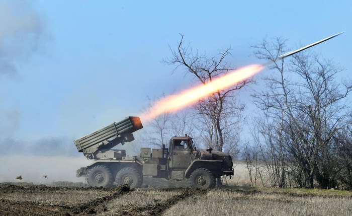 Míssil de guerra sendo disparado