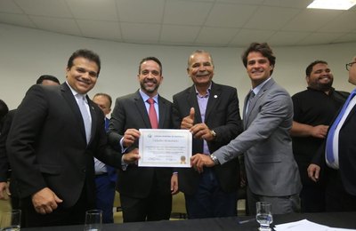 Bancada de Arapiraca na ALE fecha com Paulo Dantas 