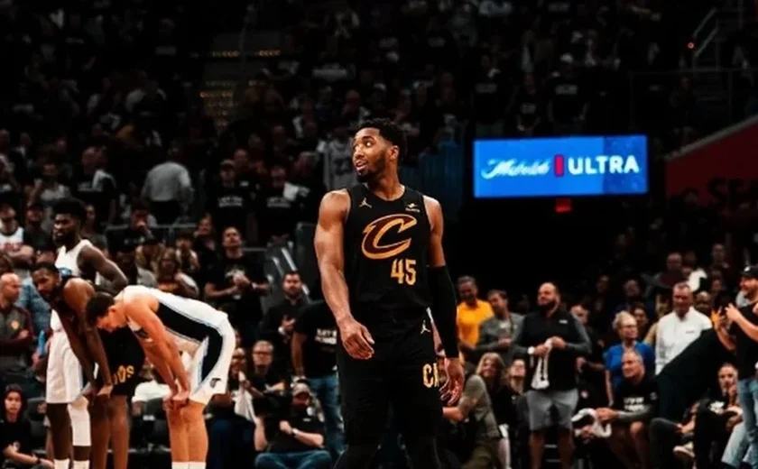 Cleveland Cavaliers derrota Charlotte Hornets e alcança 15 vitórias consecutivas na NBA