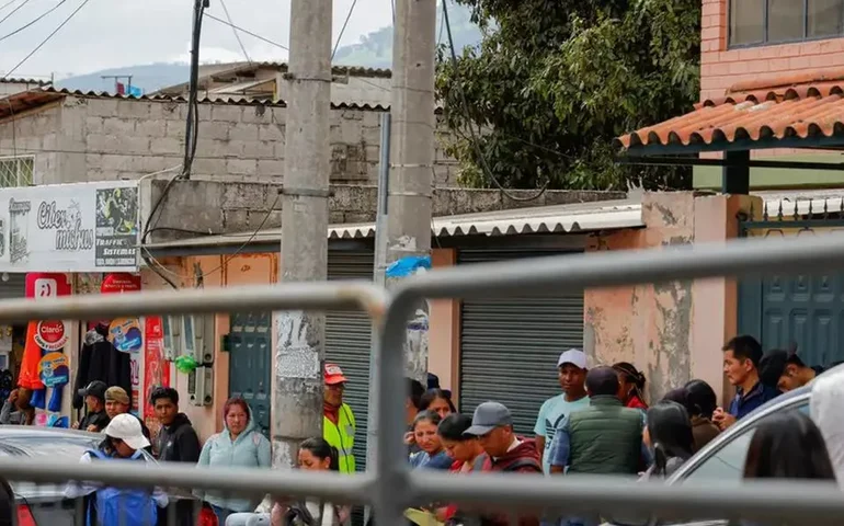 Embaixada do Brasil no Equador foi procurada por 48 brasileiros, todos turistas, diz encarregado de negócios