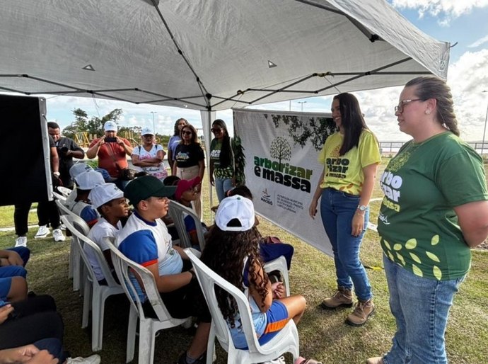 Prefeitura de Maceió realiza plantio de 20 árvores no Mirante da Santa Amélia