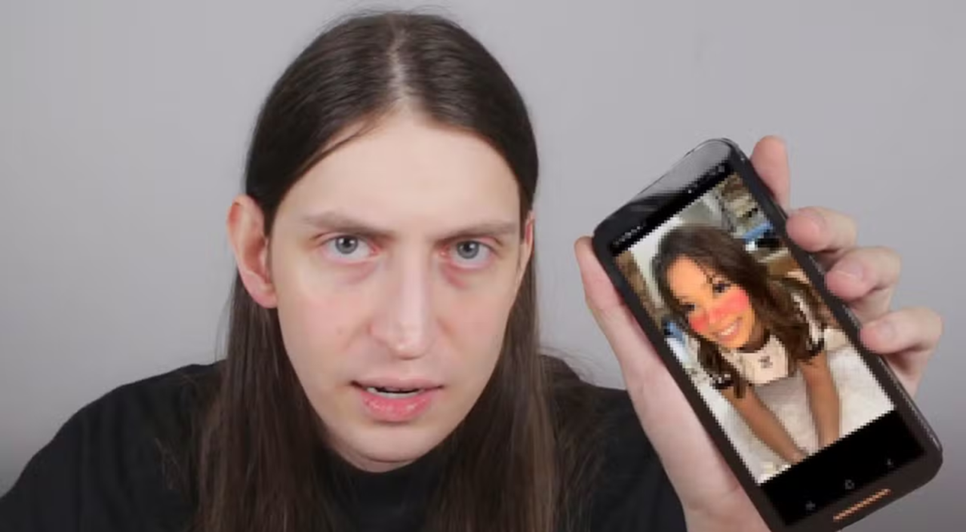 "Lei Felca" surgiu após denúncia de influencer sobre "adultização" no meio digital