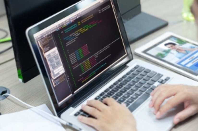 Educação digital passa a ser obrigatória nos municípios em 2026