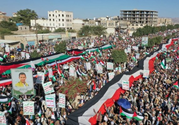 Homem dispara tiro para o alto em manifestação pró-Palestina nos EUA