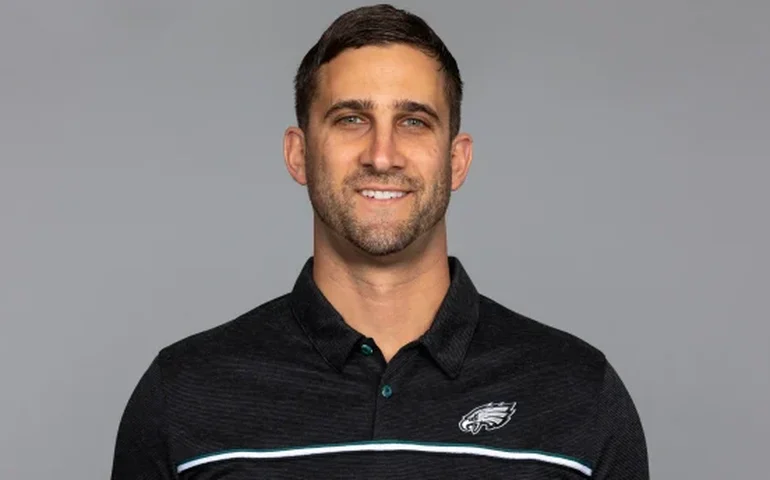 NFL: técnico dos Eagles afasta polêmicas, elogia Brasil e compara preparação com o Super Bowl