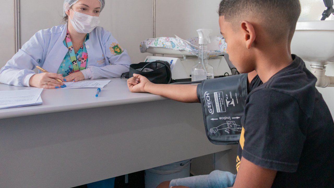 Crianças recebem assistência por meio do programa Saúde da Gente