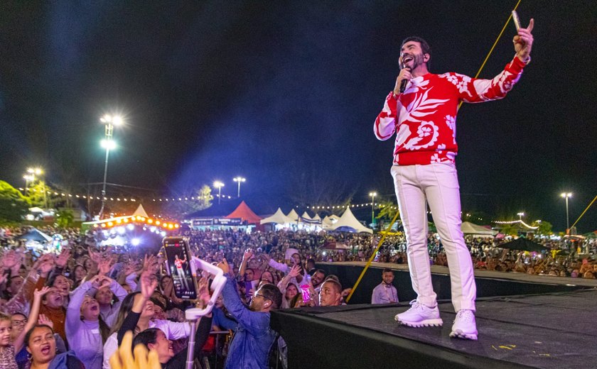 Canções de amor a Deus e pregações de Padre Fábio de Melo encerram Festival da Fé em Arapiraca