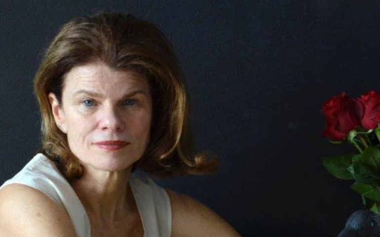 Cristina Canale revê seus 40 anos de carreira em mostra com 50 obras na  Casa Roberto Marinho