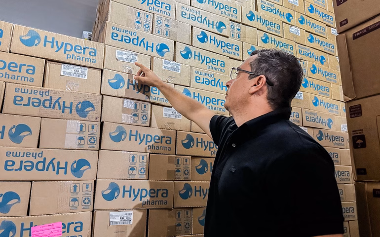 Investimento da Prefeitura de Penedo abastece farmácia da UPA e dos postos de saúde