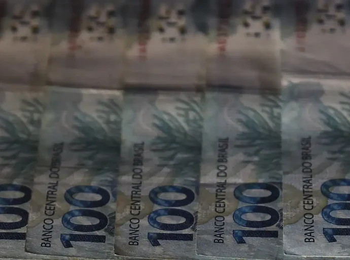 Lula veta benefícios à venda de jogadores e a regras de fidelidade