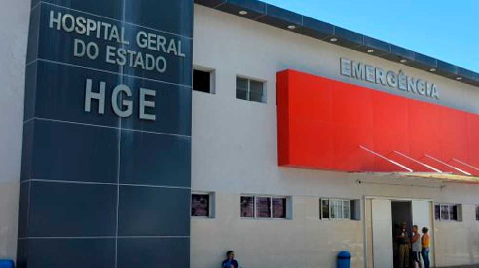 Motocicleta roubada é encontrada com vestígios de sangue em Maceió; suspeito é preso após dar entrada no HGE